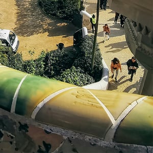 Walking park Guell aerial view (466x466)