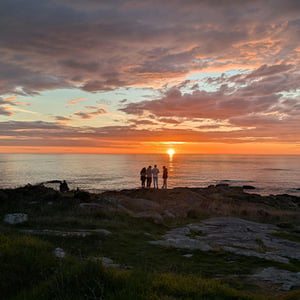 People coast sunset (466x466)
